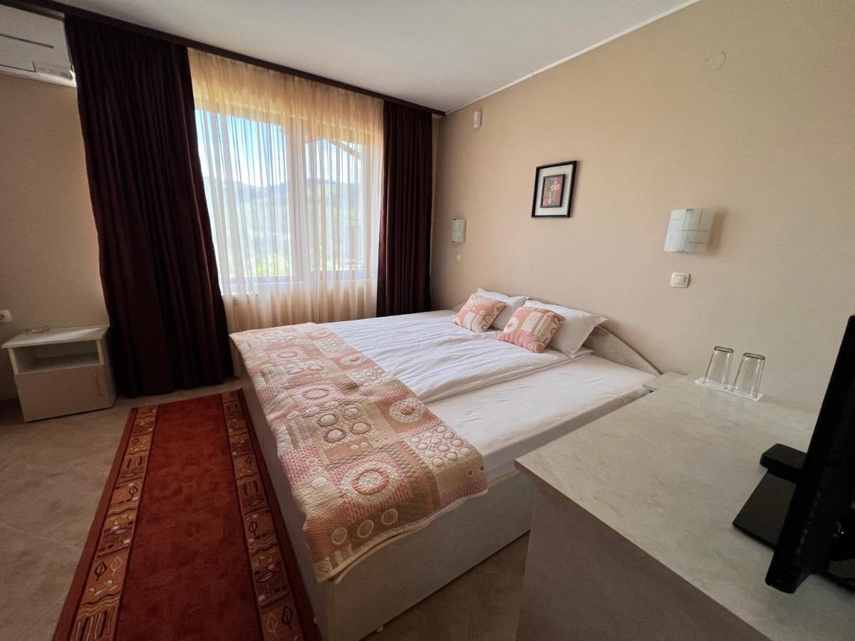 Ardovel Park Hotel Velingrado Exterior foto